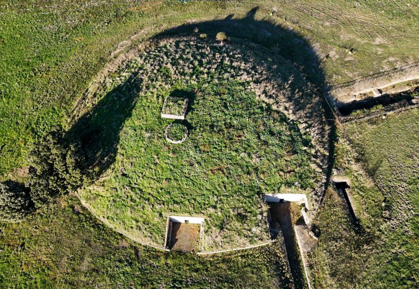 Vista zenitale del Tumulo della Cuccumella